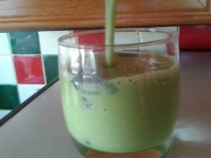 Green juice-cabbage, apples, pineapple avocado and spirulina 